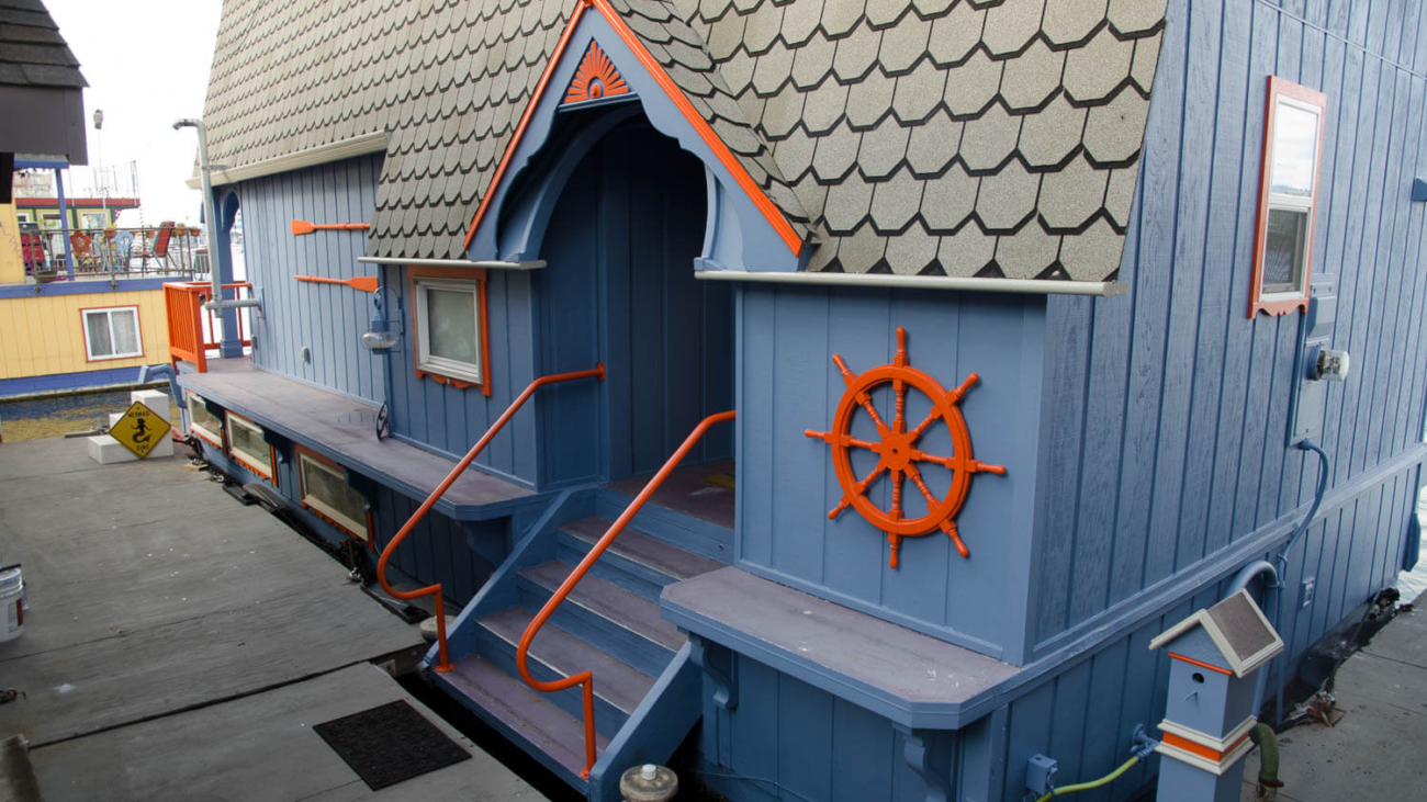 Beautiful house boat in Alameda we had the pleasure of painting