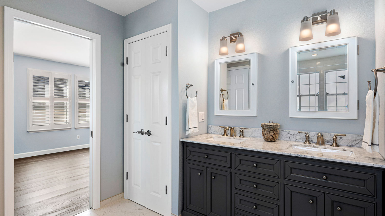 Alameda bathroom painting by Arana Craftsman Painters